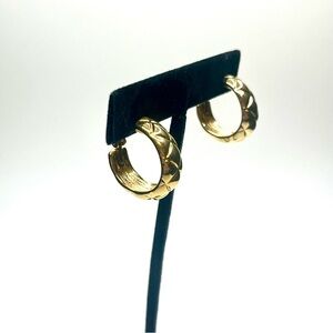 Sarah Coventry Elegant Gold Hoop Earrings. Vintage clip on earrings